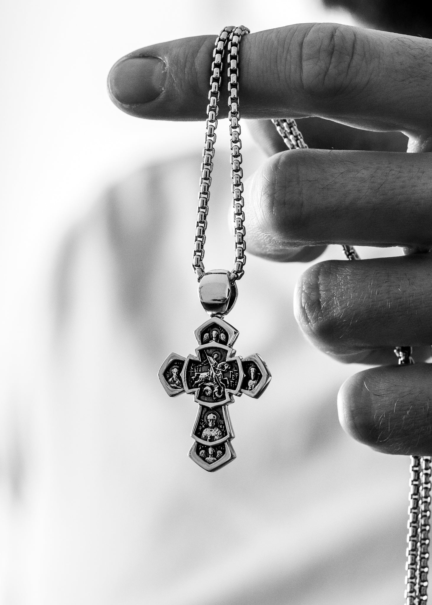 18k Yellow Gold Cross 001 - image 3